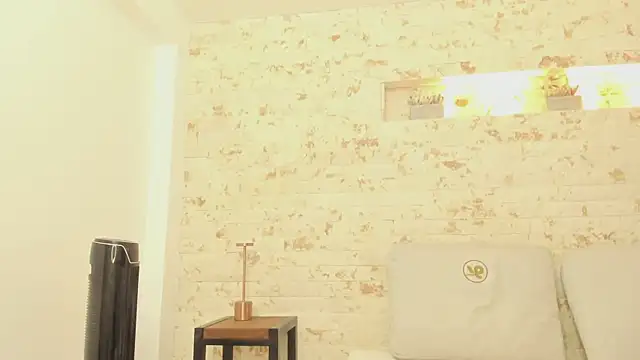 Snapshot of anette_cooper chatting on February 6, 10:04 am anette cooper online show from February 6, 10:04 am