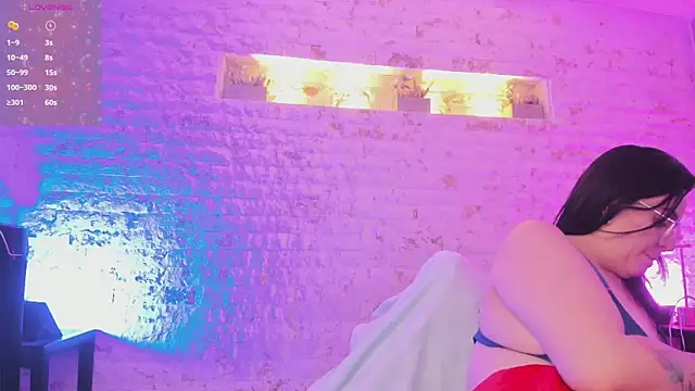 Snapshot of anette_cooper chatting on February 17, 9:56 am anette cooper online show from February 17, 9:56 am