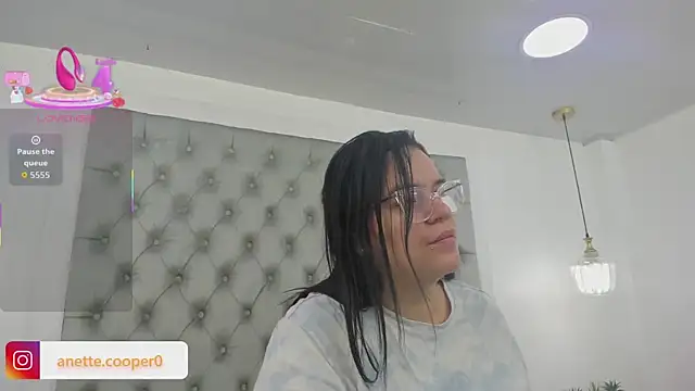 Snapshot of anette_cooper chatting on October 17, 3:31 am anette cooper online show from October 17, 3:31 am