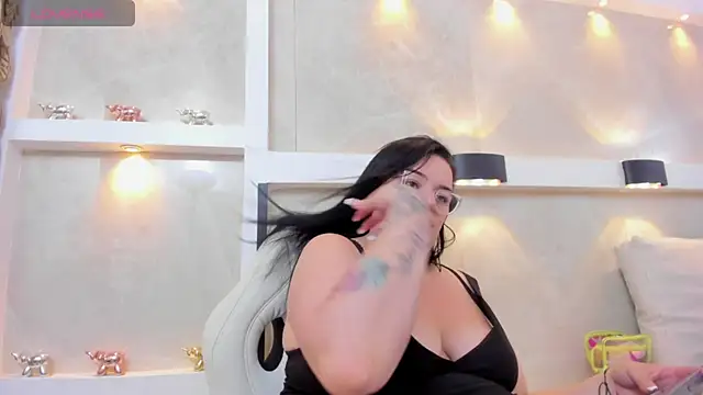 Snapshot of anette_cooper chatting on November 11, 3:28 am anette cooper online show from November 11, 3:28 am