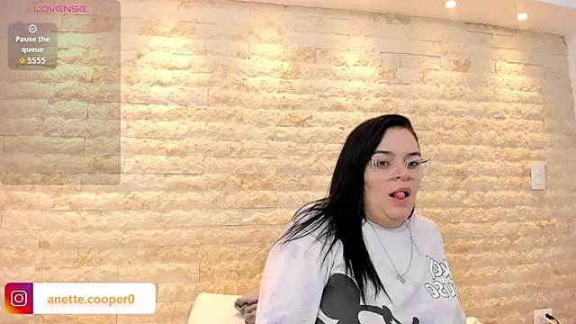 Snapshot of anette_cooper chatting on November 20, 3:39 am anette cooper online show from November 20, 3:39 am