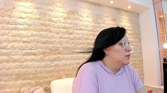 Snapshot of anette_cooper chatting on November 26, 3:51 am anette cooper online show from November 26, 3:51 am