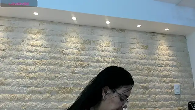 Snapshot of anette_cooper chatting on November 28, 4:04 am anette cooper online show from November 28, 4:04 am