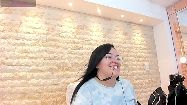 Snapshot of anette_cooper chatting on December 4, 3:38 am anette cooper online show from December 4, 3:38 am