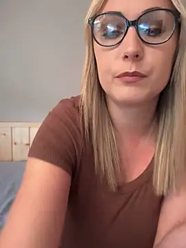 Snapshot of Leanymphoo chatting on October 7, 8:55 am Leanymphoo online show from October 7, 8:55 am