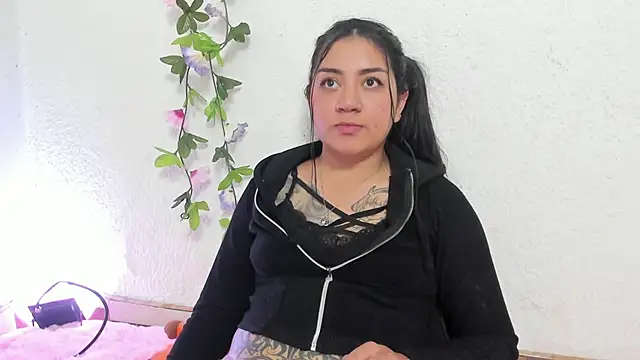 Hanna moore1 online show from December 12, 9:58 pm