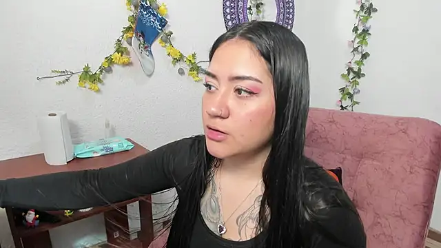 Hanna moore1 online show from December 14, 6:41 pm