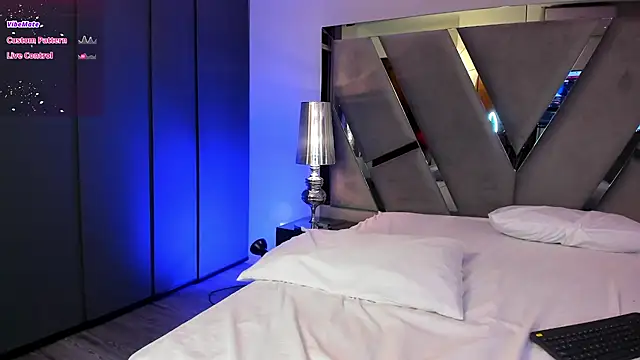 emilybae  online show from March 17, 11:54 pm