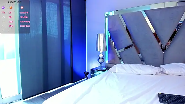 emilybae  online show from March 18, 8:48 pm