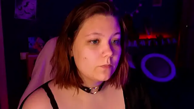 Snapshot of DjennaPalme chatting on October 22, 1:39 am DjennaPalme online show from October 22, 1:39 am