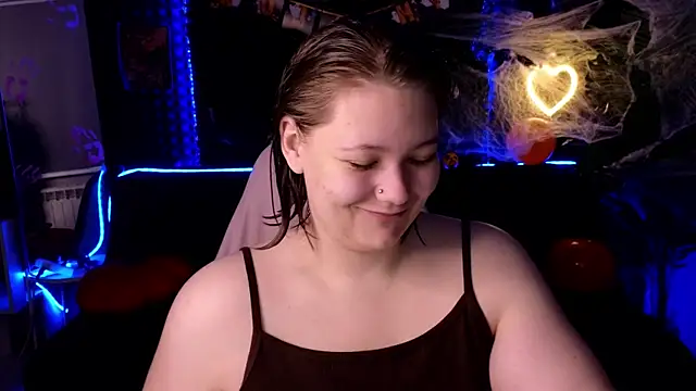 Snapshot of DjennaPalme chatting on October 27, 2:04 am DjennaPalme online show from October 27, 2:04 am