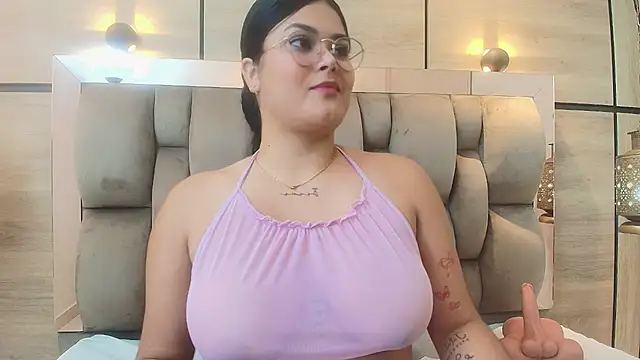 Snapshot of im_mou_ chatting on September 17, 12:51 pm im mou online show from September 17, 12:51 pm