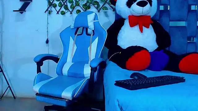 Snapshot of Hakim_prettynigg chatting on November 3, 5:36 pm Hakim prettynigg online show from November 3, 5:36 pm