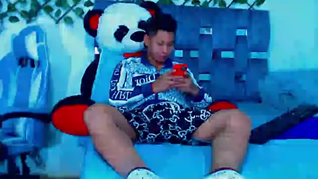 Snapshot of Hakim_prettynigg chatting on April 5, 12:52 am Hakim prettynigg online show from April 5, 12:52 am