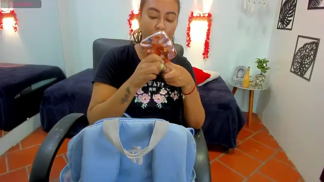 Snapshot of tracycum chatting on March 16, 11:49 am tracycum online show from March 16, 11:49 am