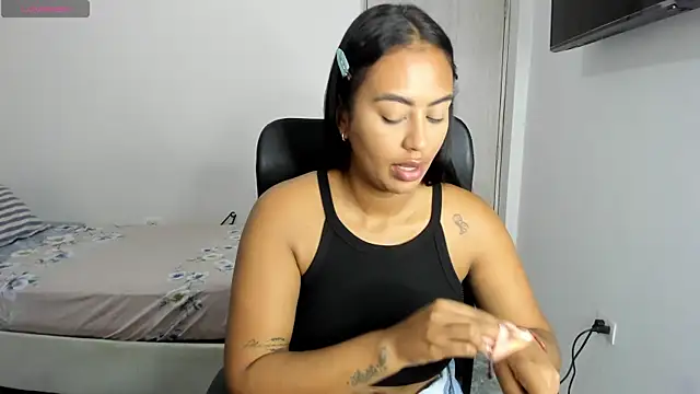 tracycum online show from December 5, 3:30 pm