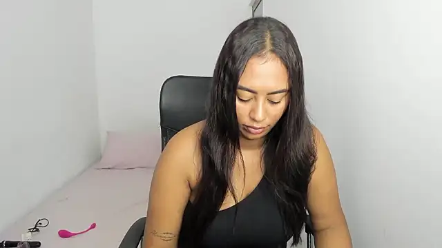 tracycum online show from February 3, 7:52 pm