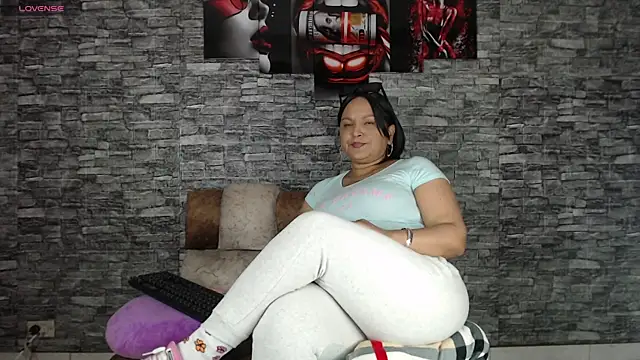 Danna Paolaa  online show from March 29, 8:31 pm