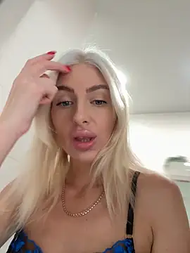 Mia Roxie online show from October 13, 2:44 am