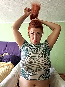 Snapshot of KiraXTender chatting on September 24, 3:43 am KiraXTender online show from September 24, 3:43 am