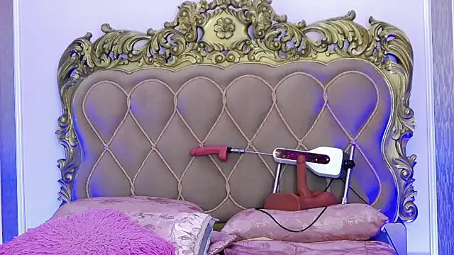 Snapshot of ChanelHarris chatting on December 7, 12:41 am ChanelHarris online show from December 7, 12:41 am