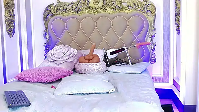 Snapshot of ChanelHarris chatting on February 2, 11:00 pm ChanelHarris online show from February 2, 11:00 pm