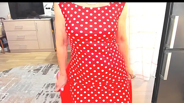 Tina Joness online show from March 7, 6:00 pm