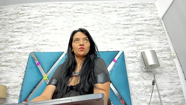 veronica salas online show from December 23, 6:44 am