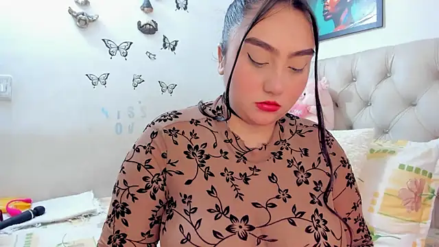NayaWayne online show from July 9, 5:28 pm