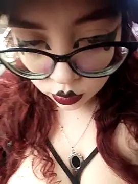 alicce moon  online show from May 4, 9:55 pm