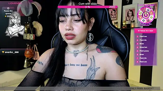 Snapshot of val_bardot chatting on March 19, 5:08 am val bardot online show from March 19, 5:08 am