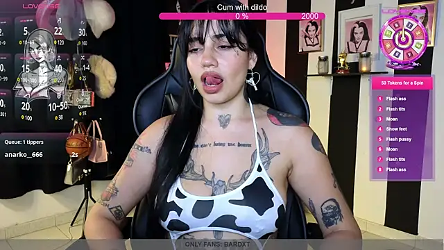 Snapshot of val_bardot chatting on March 20, 11:02 pm val bardot online show from March 20, 11:02 pm