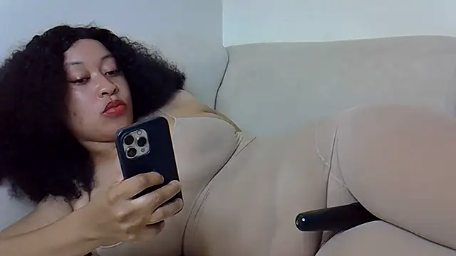 Pretty-diva online show from June 8, 2:45 am