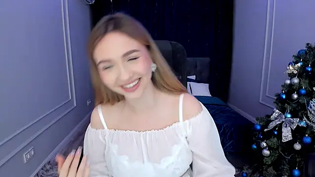 Snapshot of GracefulLook chatting on December 30, 3:35 pm GracefulLook online show from December 30, 3:35 pm