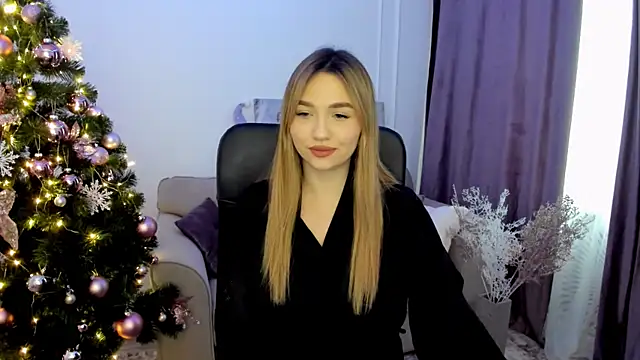 Snapshot of GracefulLook chatting on December 31, 6:48 am GracefulLook online show from December 31, 6:48 am