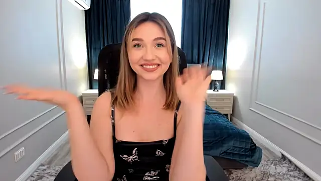 Snapshot of GracefulLook chatting on January 20, 6:42 am GracefulLook online show from January 20, 6:42 am