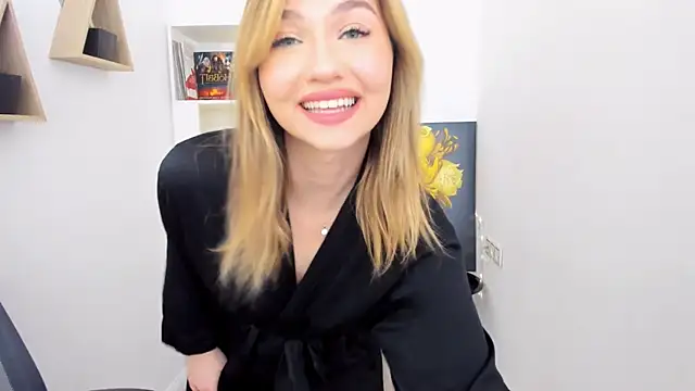 Snapshot of GracefulLook chatting on January 24, 5:32 pm GracefulLook online show from January 24, 5:32 pm