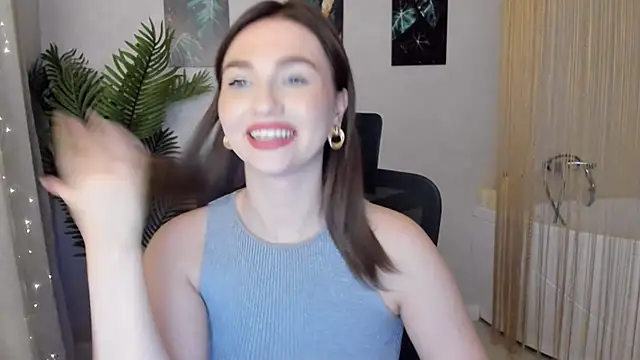 Snapshot of GracefulLook chatting on February 10, 4:36 pm GracefulLook online show from February 10, 4:36 pm