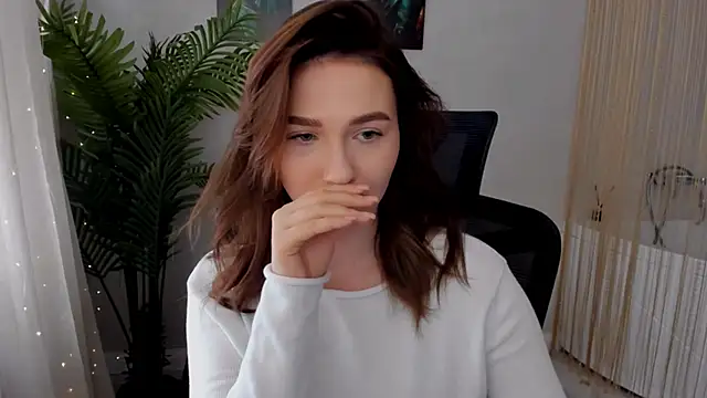 Snapshot of GracefulLook chatting on February 28, 9:58 am GracefulLook online show from February 28, 9:58 am