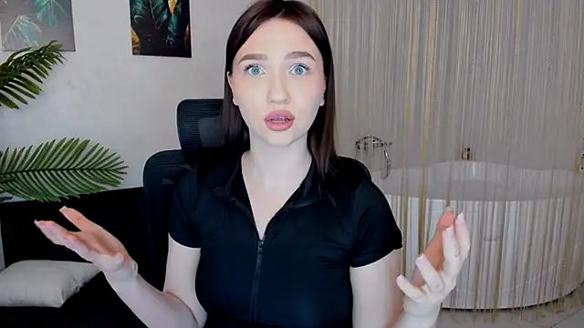 Snapshot of GracefulLook chatting on March 9, 7:56 am GracefulLook online show from March 9, 7:56 am