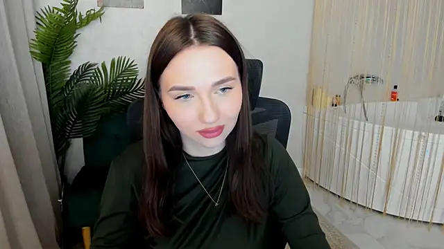 Snapshot of GracefulLook chatting on November 18, 8:13 pm GracefulLook online show from November 18, 8:13 pm