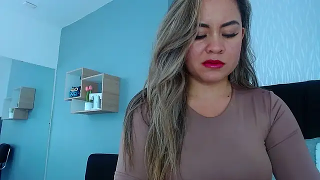 Snapshot of TaylorEvanss chatting on February 24, 7:19 pm TaylorEvanss online show from February 24, 7:19 pm