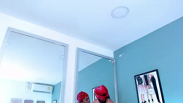 Snapshot of TaylorEvanss chatting on March 8, 12:09 pm TaylorEvanss online show from March 8, 12:09 pm