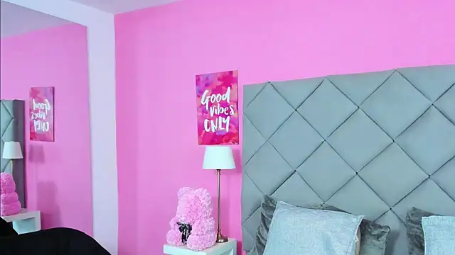 Snapshot of TaylorEvanss chatting on September 18, 7:49 pm TaylorEvanss online show from September 18, 7:49 pm