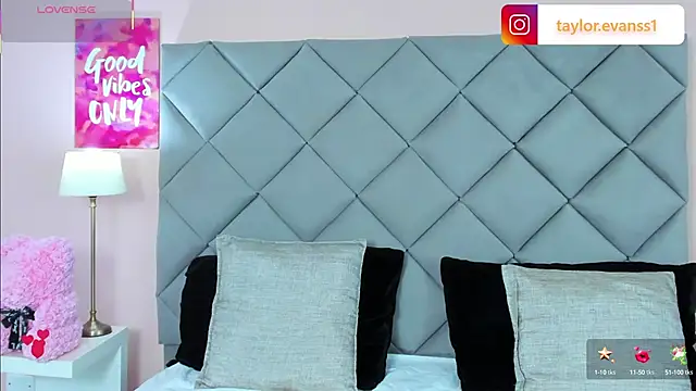 Snapshot of TaylorEvanss chatting on September 29, 7:40 pm TaylorEvanss online show from September 29, 7:40 pm