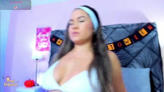 Snapshot of TaylorEvanss chatting on October 8, 7:22 pm TaylorEvanss online show from October 8, 7:22 pm