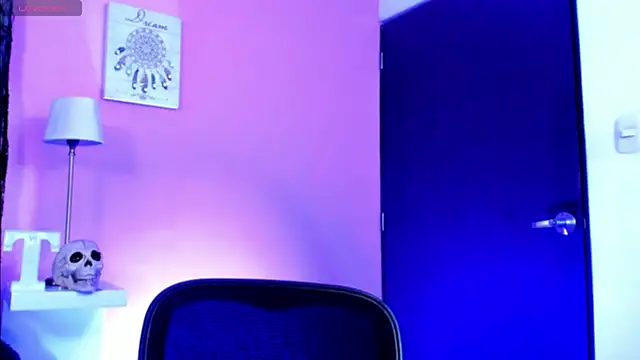 Snapshot of TaylorEvanss chatting on October 18, 7:36 pm TaylorEvanss online show from October 18, 7:36 pm