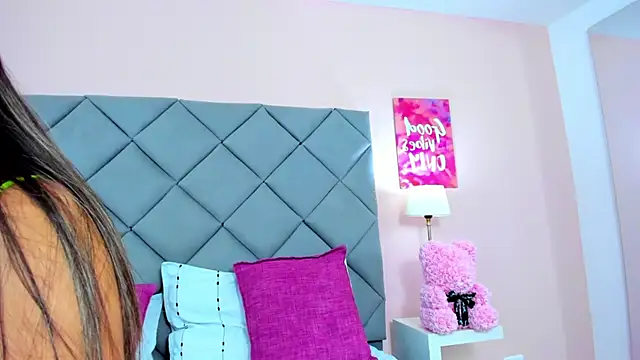 Snapshot of TaylorEvanss chatting on November 11, 7:47 pm TaylorEvanss online show from November 11, 7:47 pm