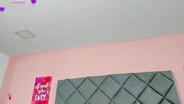 Snapshot of TaylorEvanss chatting on November 23, 11:43 am TaylorEvanss online show from November 23, 11:43 am