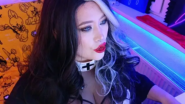 wickedxqueen online show from June 9, 9:26 pm